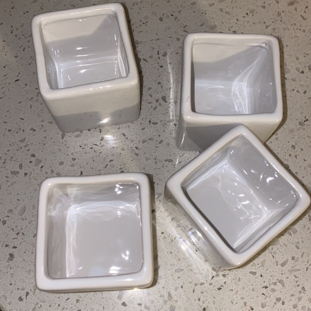 2x2 succulent planters white ceramic - Picture 2 of 4